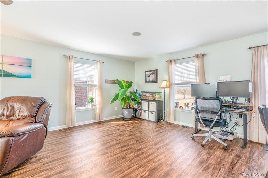 42936 N CUMBERLAND Drive, Belleville, MI 48111 — Photo 6