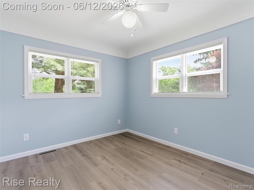 2449 N Genesee Road, Burton, MI 48509 — Photo 13