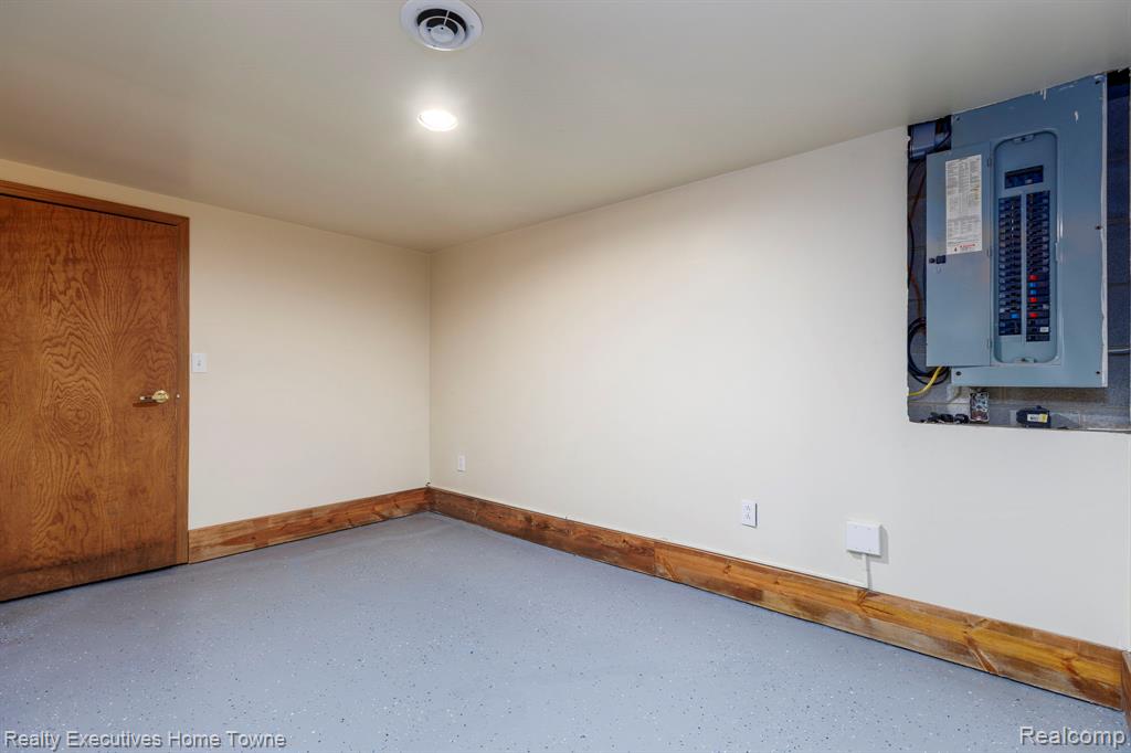 1041 Mackie Road, Almont, MI 48003 — Photo 51