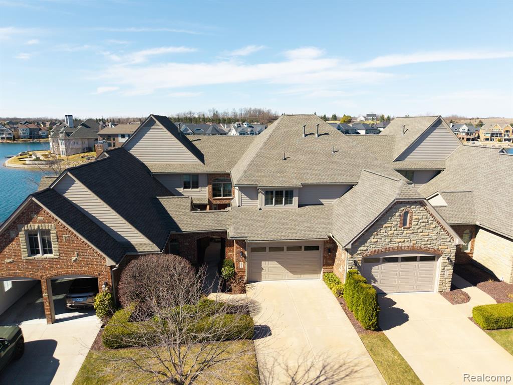10725 WATERFALL, South Lyon, MI 48178 — Photo 41