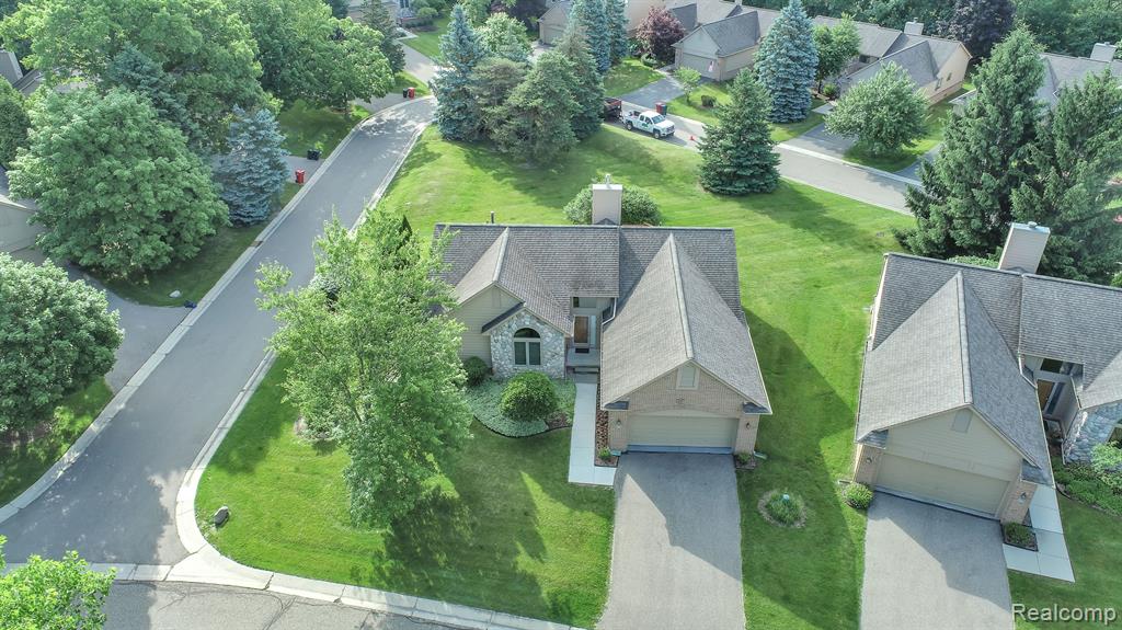 5039 LAGOONS Circle S, West Bloomfield, MI 48323 — Photo 2