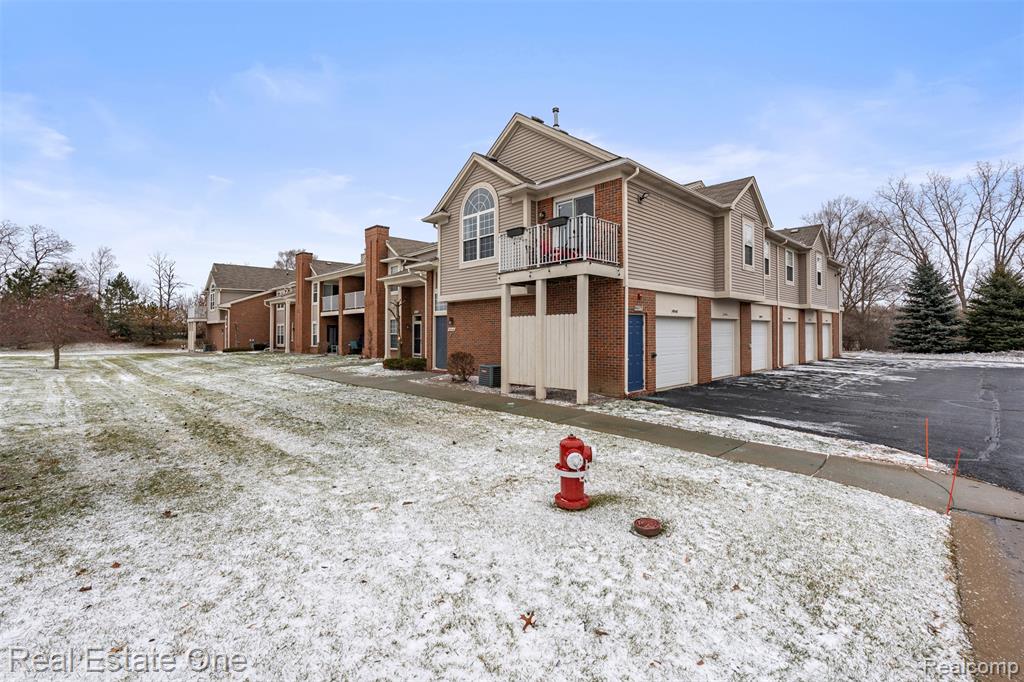 48436 Maplehurst Drive, Shelby Twp, MI 48317 — Photo 24
