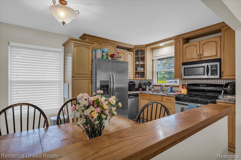 43488 LAURELWOOD, Canton, MI 48187 — Photo 4