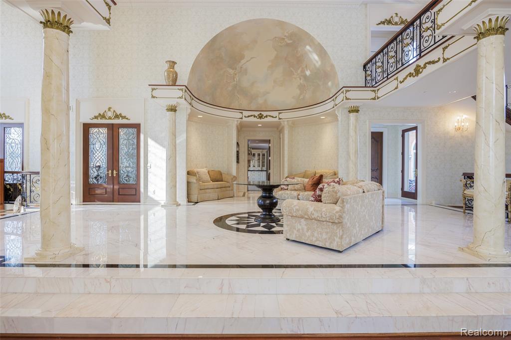 5165 Abbey Road, Rochester, MI, 48306