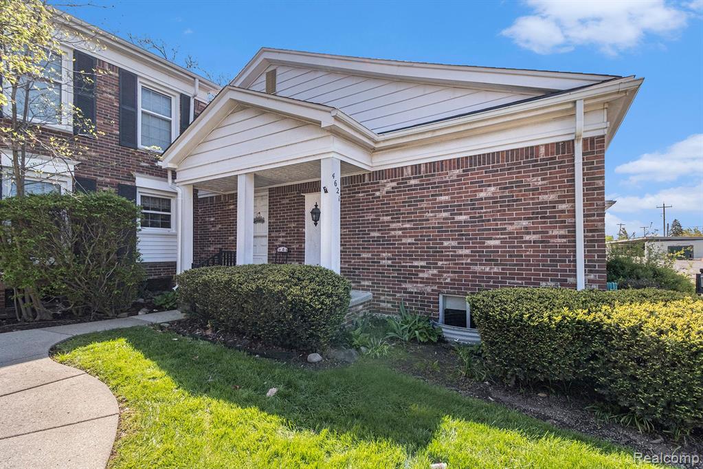4621 Leisure Lane, Trenton, MI 48183 — Photo 2