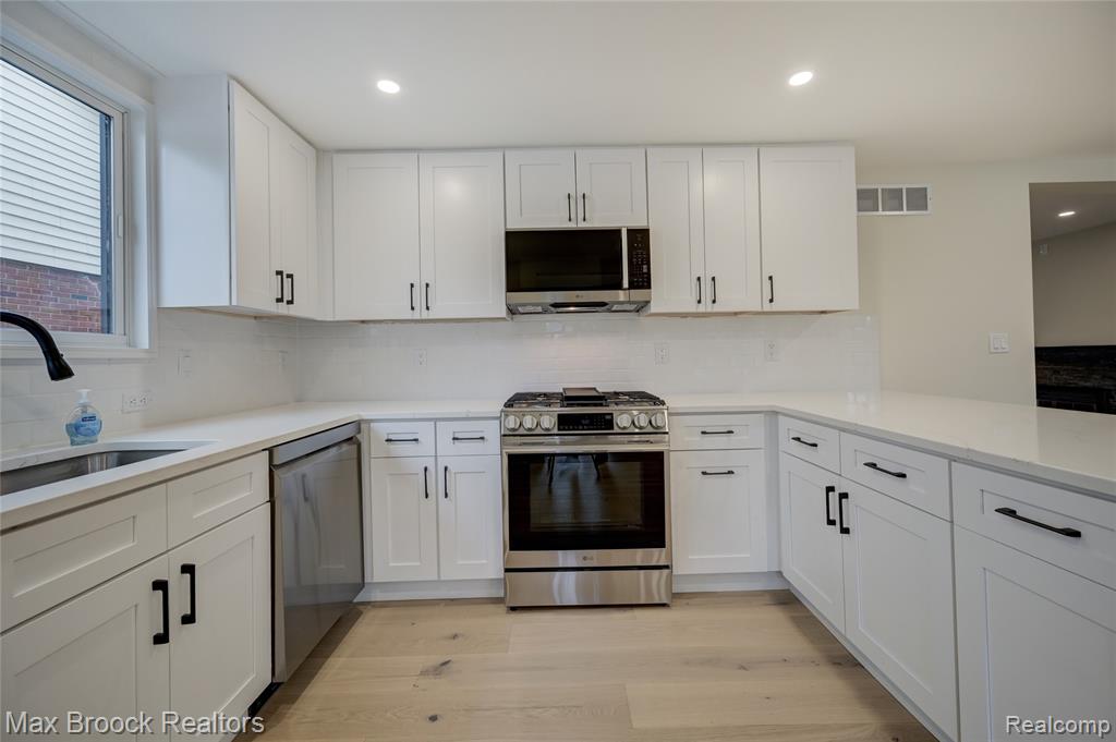 409 Baldwin Avenue, Royal Oak, MI 48067 — Photo 18