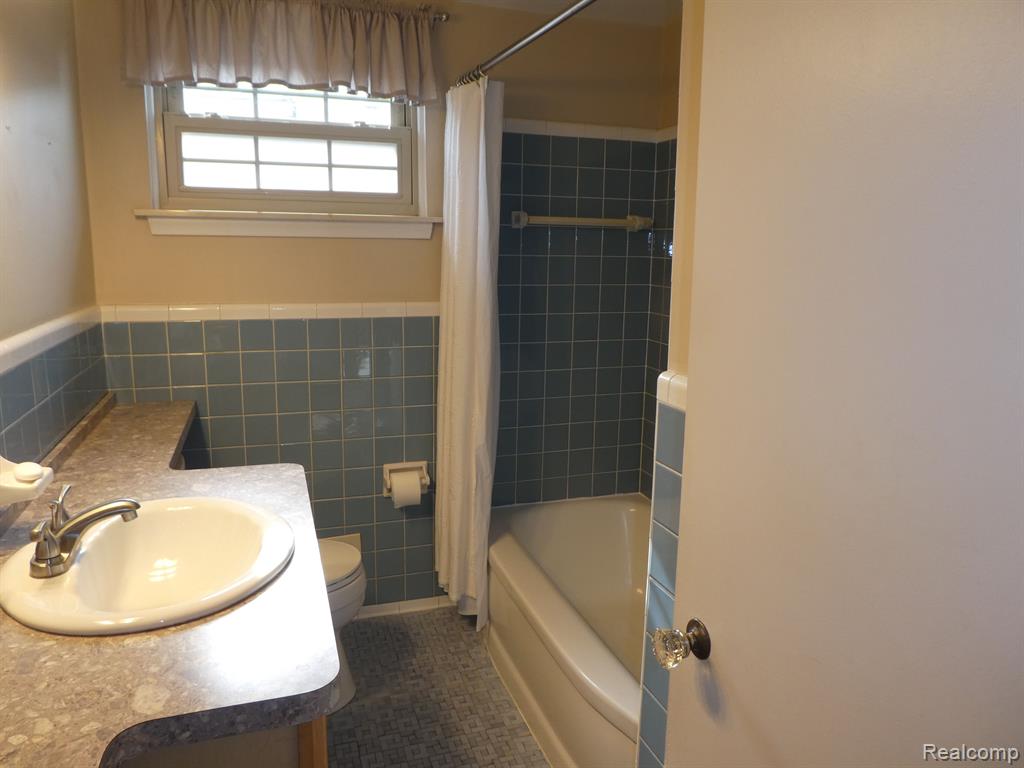 8435 INGRAM Street, Westland, MI — Photo 24
