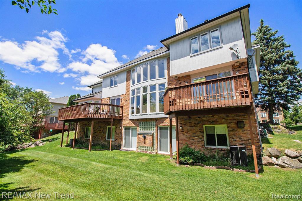 5573 SILVER POND, West Bloomfield, MI — Photo 52
