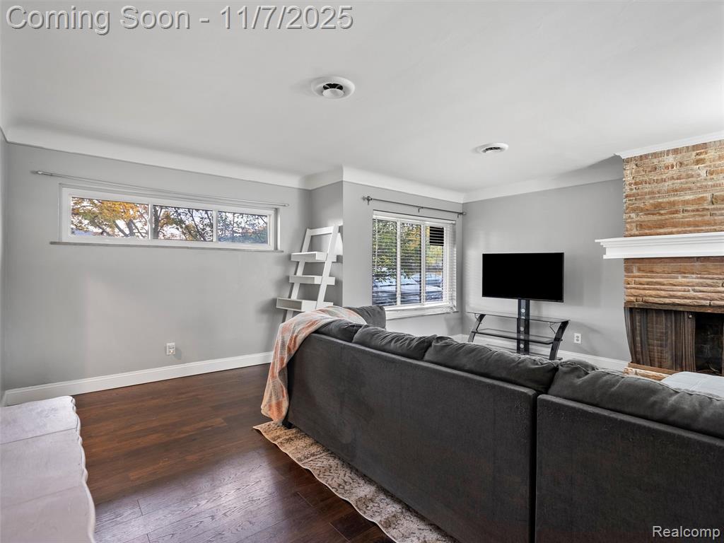 7231 Weingartz, Center Line, MI 48015 — Photo 5