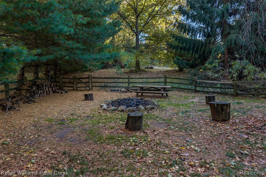 912 E Gunn Road, Rochester, MI 48306 — Photo 45