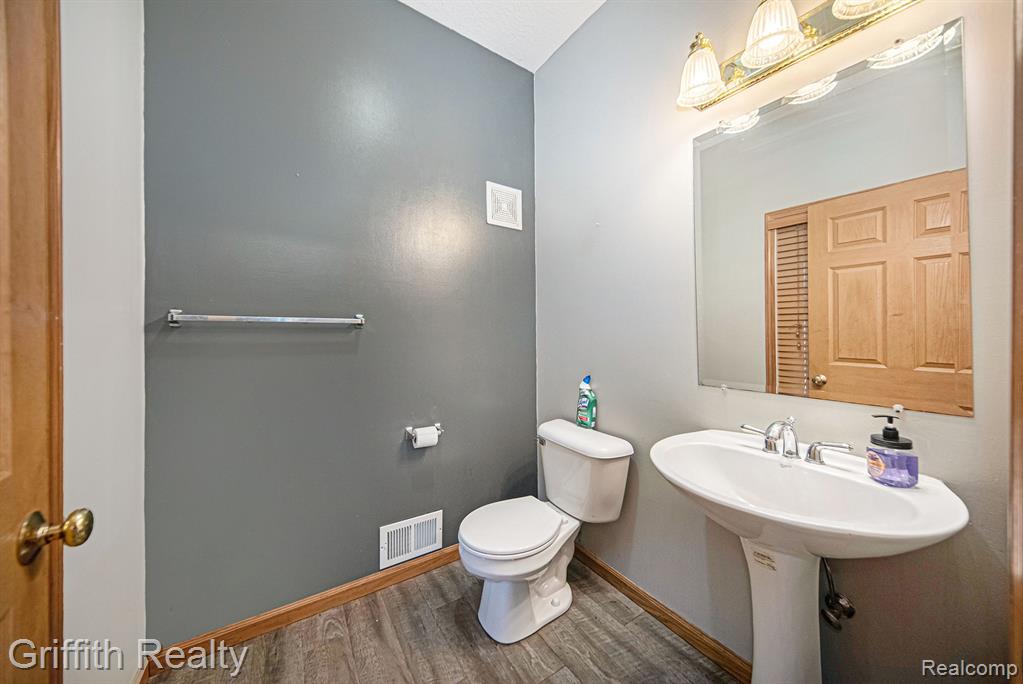3940 E Cohoctah Road, Howell, MI 48855 — Photo 10