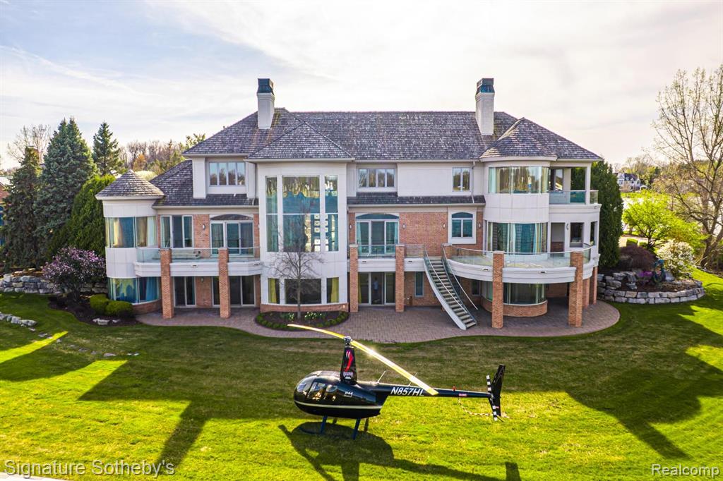 82 CHATEAUX DU LAC, Fenton, MI 48430 — Photo 4