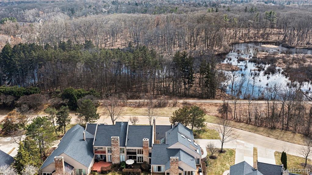 5080 Mirror Lake Court, West Bloomfield, MI 48323 — Photo 39