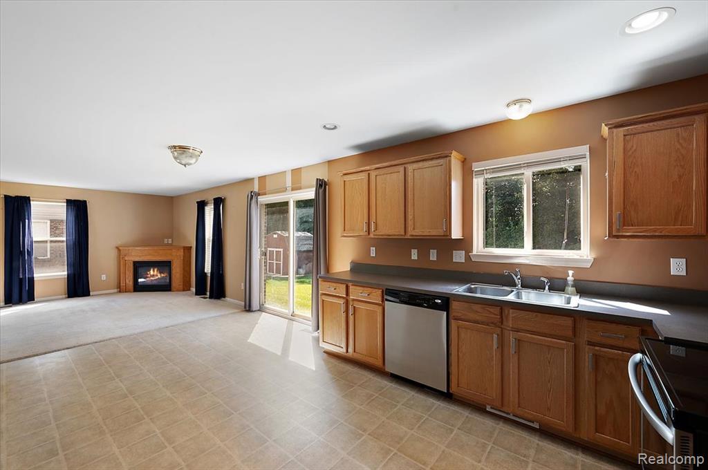 13042 Cumberland Court, Van Buren, MI 48111 — Photo 17