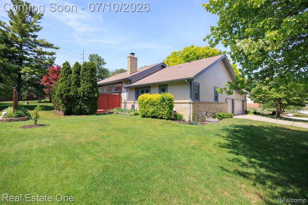 986 River Bend Drive, Rochester Hills, MI 48307 — Photo 2