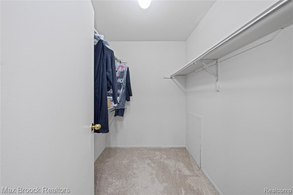 29664 Pine Ridge Circle, Farmington Hills, MI 48331 — Photo 22