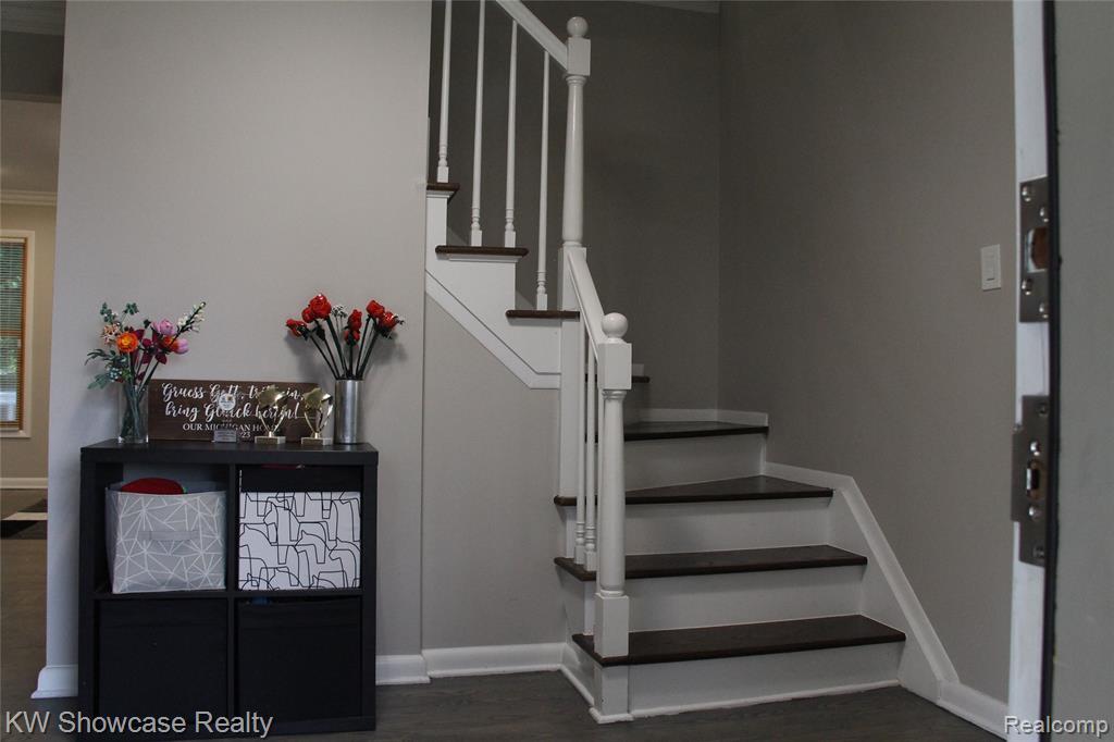 5226 Green Road, West Bloomfield, MI 48323 — Photo 18