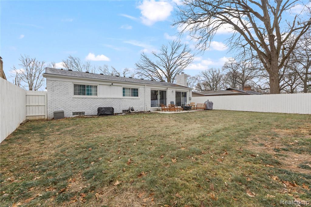 23016 Pembroke Avenue, Detroit, MI 48219 — Photo 6