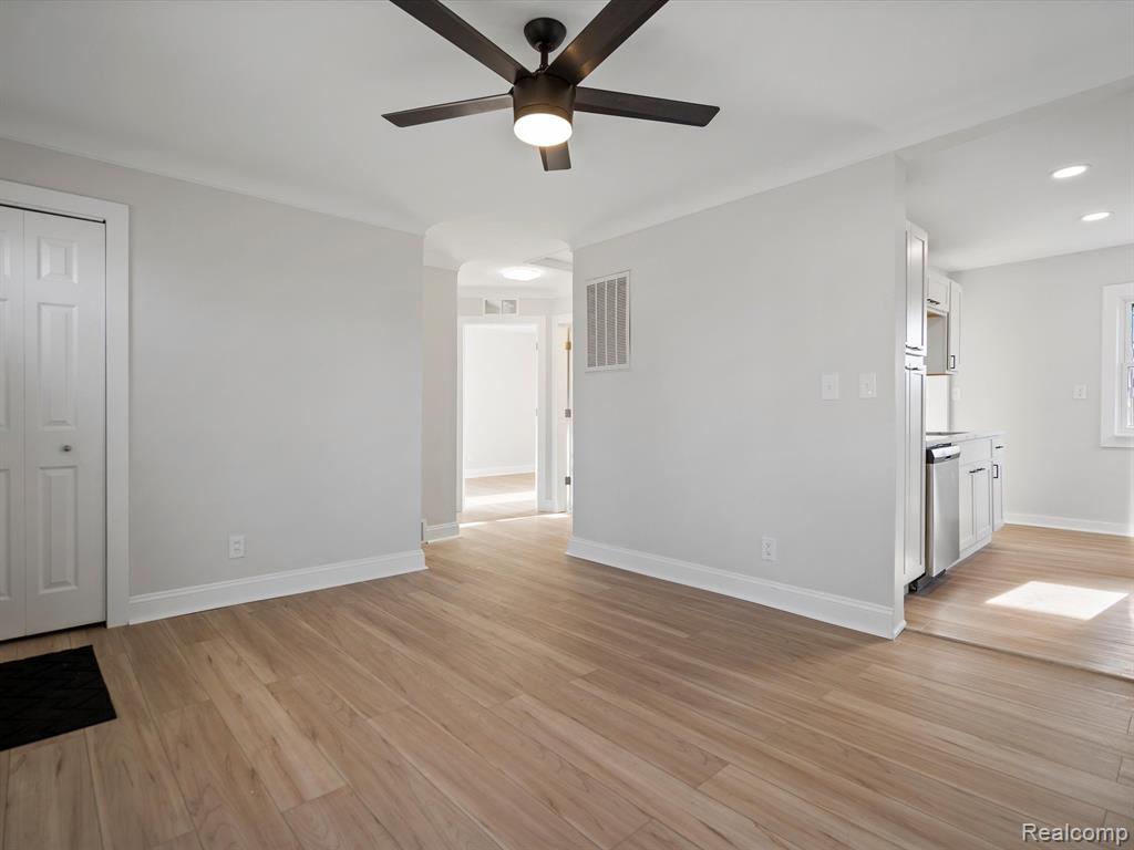 86 E BARRETT Avenue, Madison Heights, MI 48071 — Photo 5