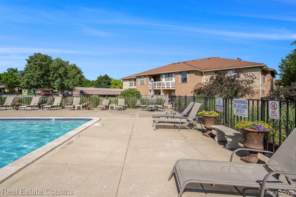 61023 Greenwood Drive, South Lyon, MI 48178 — Photo 18