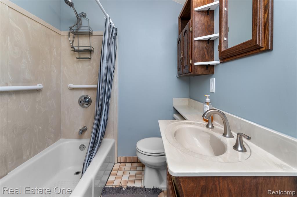 1712 Ash Street, Wyandotte, MI 48192 — Photo 24