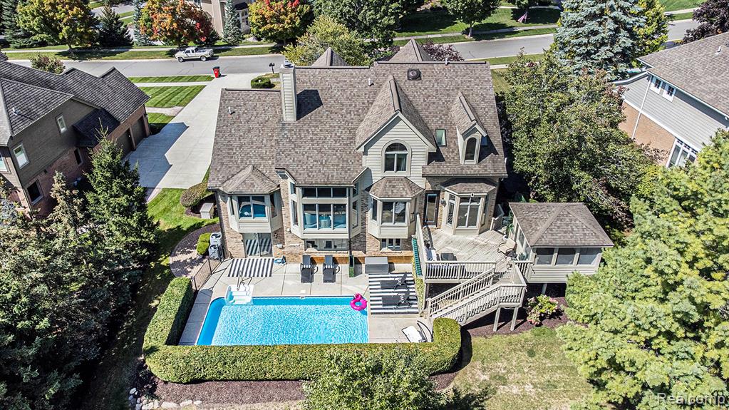 6847 Oakhurst Ridge Road, Clarkston, MI 48348 — Photo 2