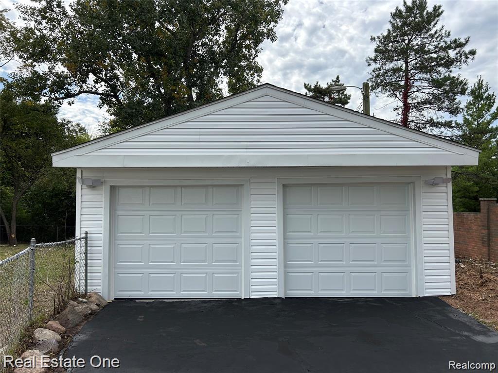 51275 7 Mile Road, Northville, MI 48167 — Photo 28