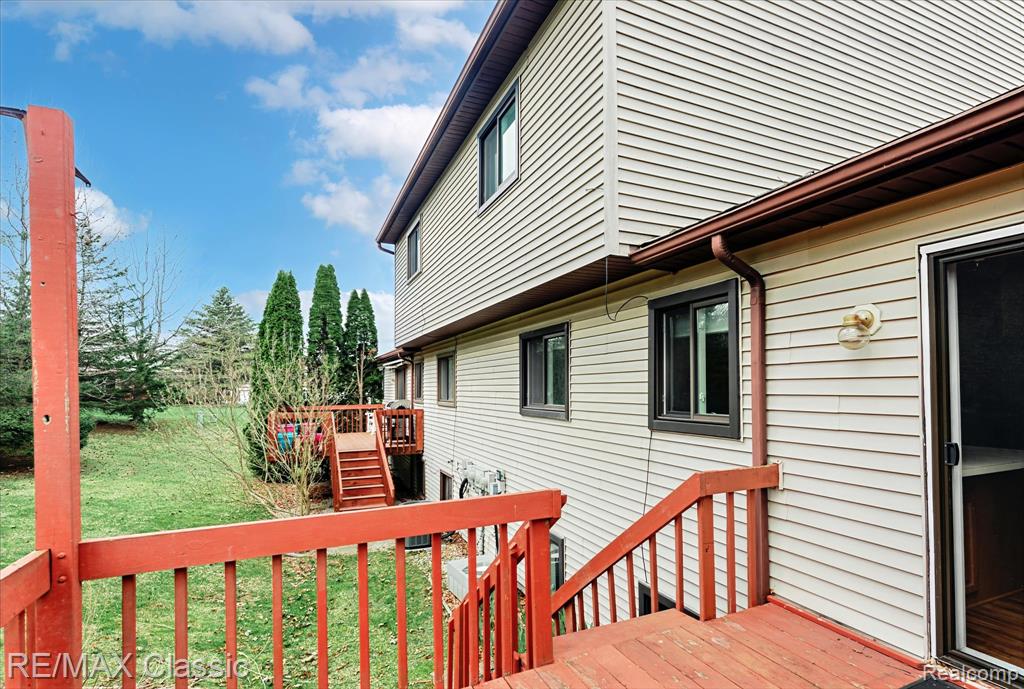9039 Lake E Road, Clarkston, MI 48348 — Photo 43