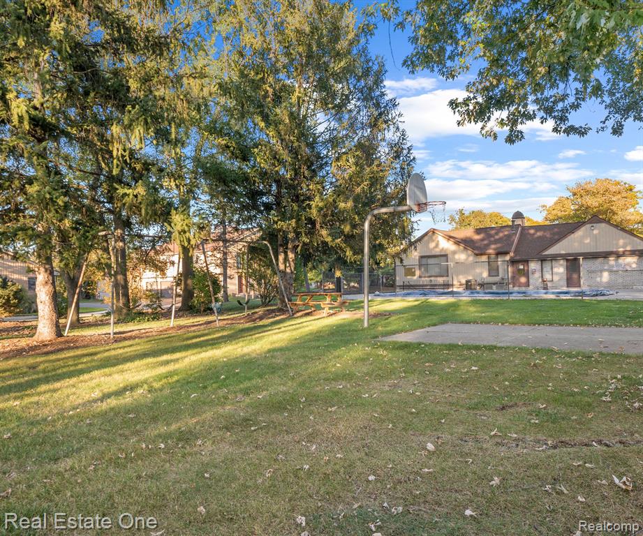 41573 BEDFORD Drive, Canton, MI 48187 — Photo 39