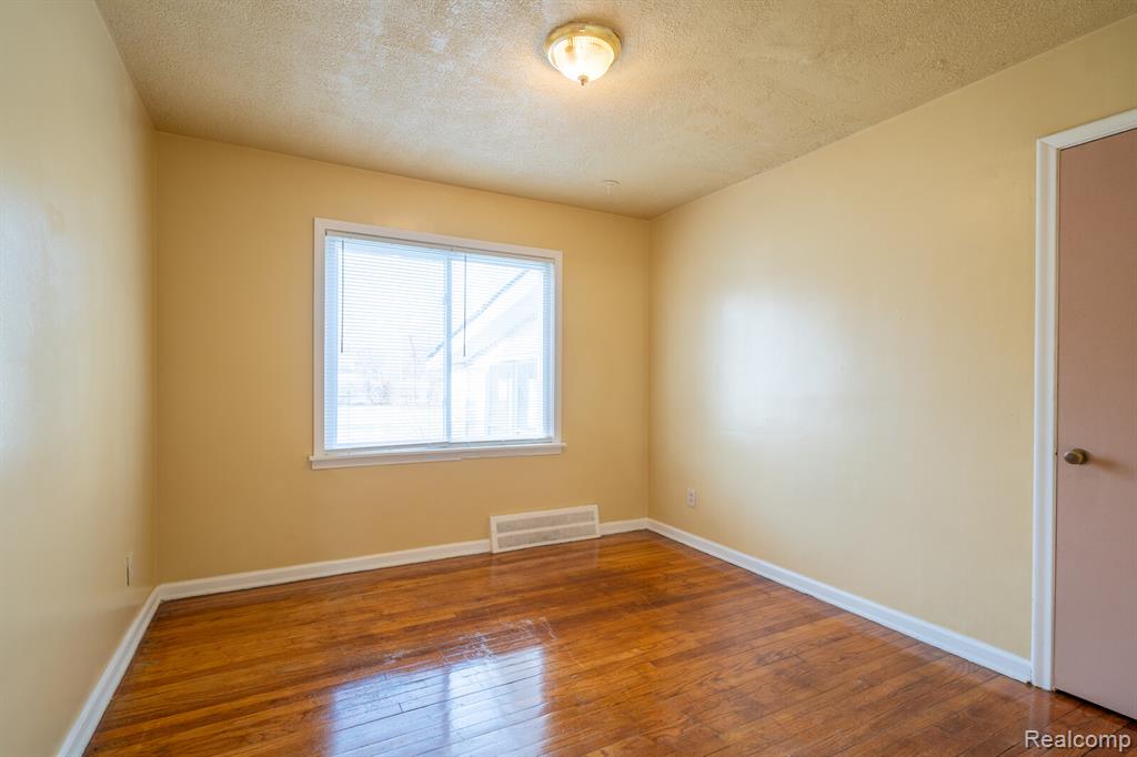 16841 Winston Street, Detroit, MI 48219 — Photo 13