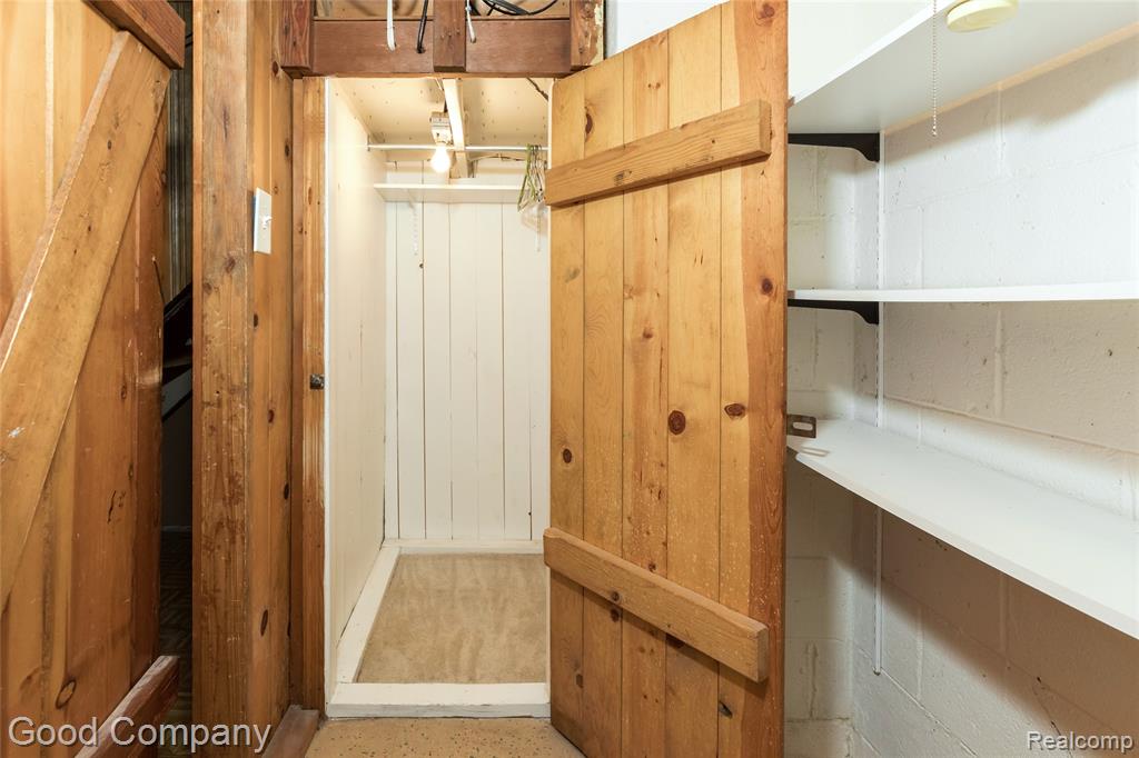 702 Orchard View Drive, Royal Oak, MI 48073 — Photo 30