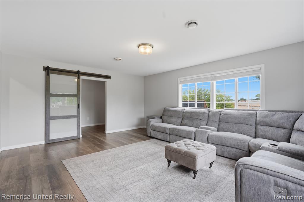6109 Grand River Avenue, Brighton, MI 48114 — Photo 17
