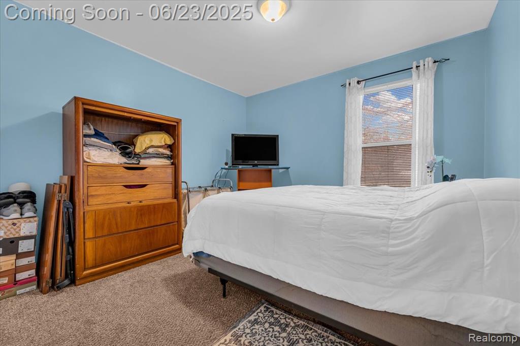 417 E BERNHARD Avenue, Hazel Park, MI 48030 — Photo 19