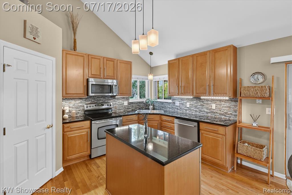 8265 Eastway Drive, White Lake, MI — Photo 9