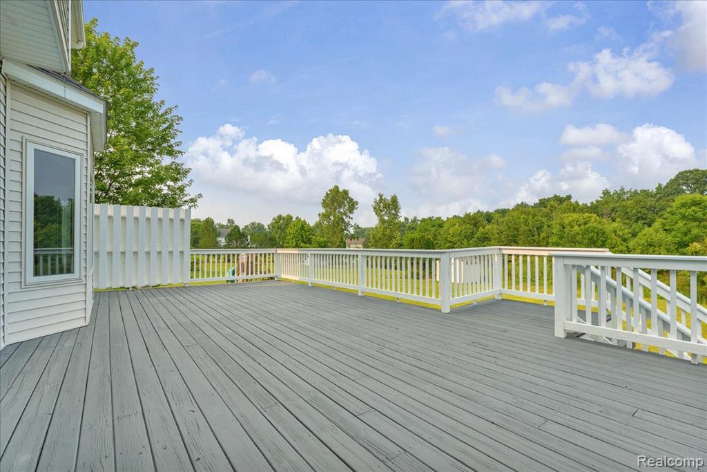 8327 Parkside Drive, Grand Blanc, MI 48439 — Photo 36
