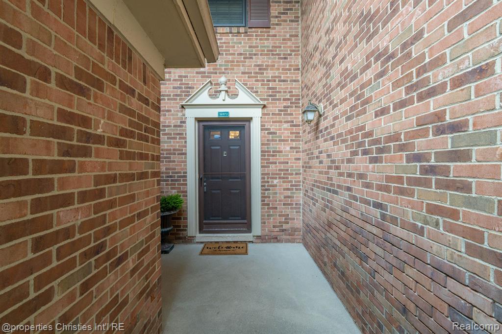 36972 Dartmoor Drive, Farmington Hills, MI 48331 — Photo 5
