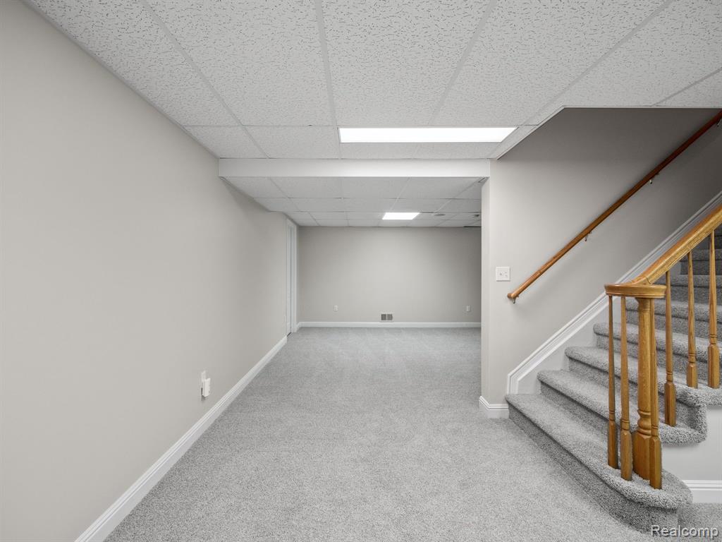 730 RED MAPLE Lane, Wixom, MI 48393 — Photo 29