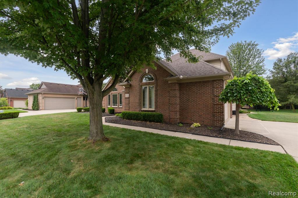 47509 Brockmor Drive, Shelby Twp, MI 48315 — Photo 2