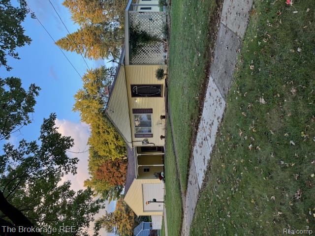 718 N Lapeer Street, Davison, MI 48423 — front exterior