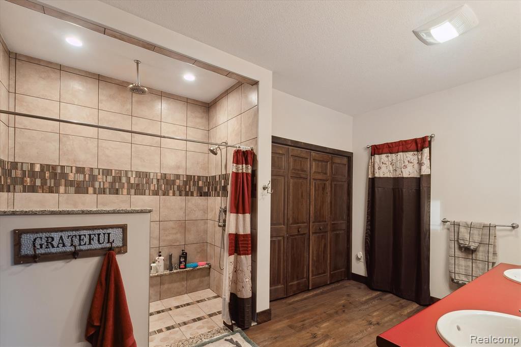 4345 Brenda Court, MI 48656 — Photo 26