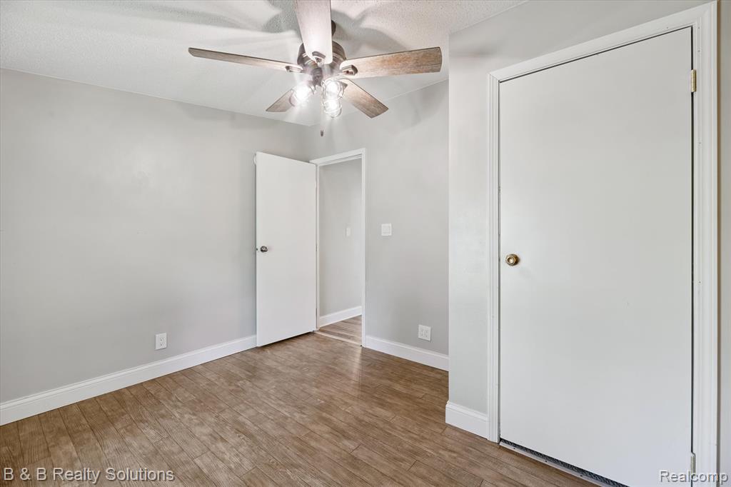 6692 JONES Road, North Branch, MI 48461 — Photo 19