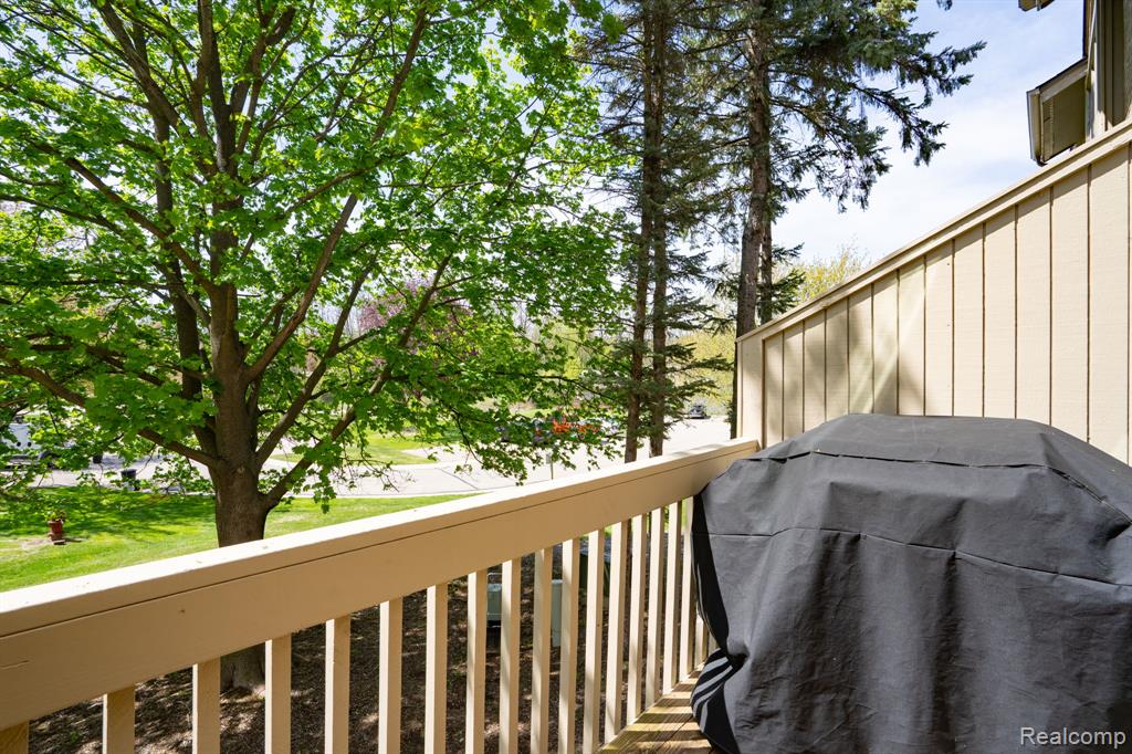 4343 Foxpointe Drive, West Bloomfield, MI 48323 — Photo 41