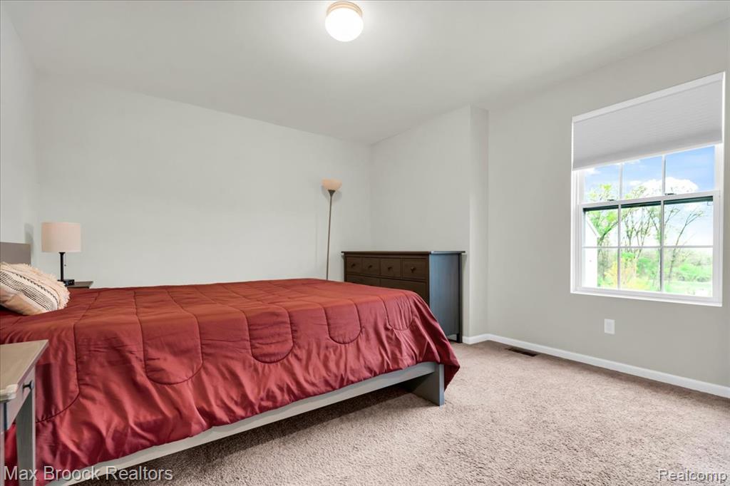 8401 Sharon Drive, White Lake, MI — Photo 27