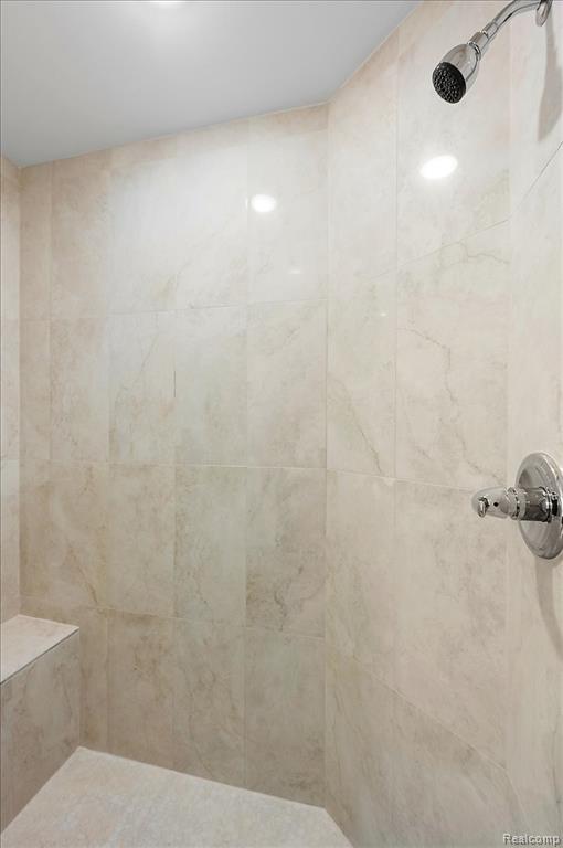 50437 MISTWOOD Drive, Macomb, MI 48042 — Photo 36