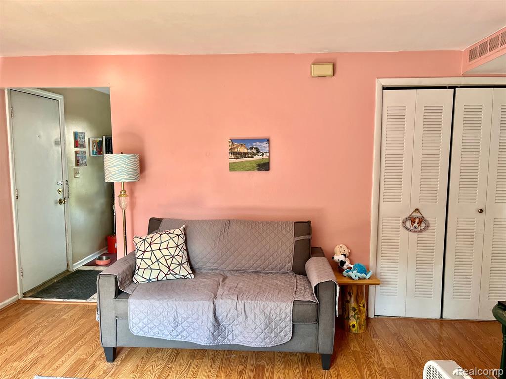2183 HEMLOCK Drive, Ann Arbor, MI 48108 — Photo 3