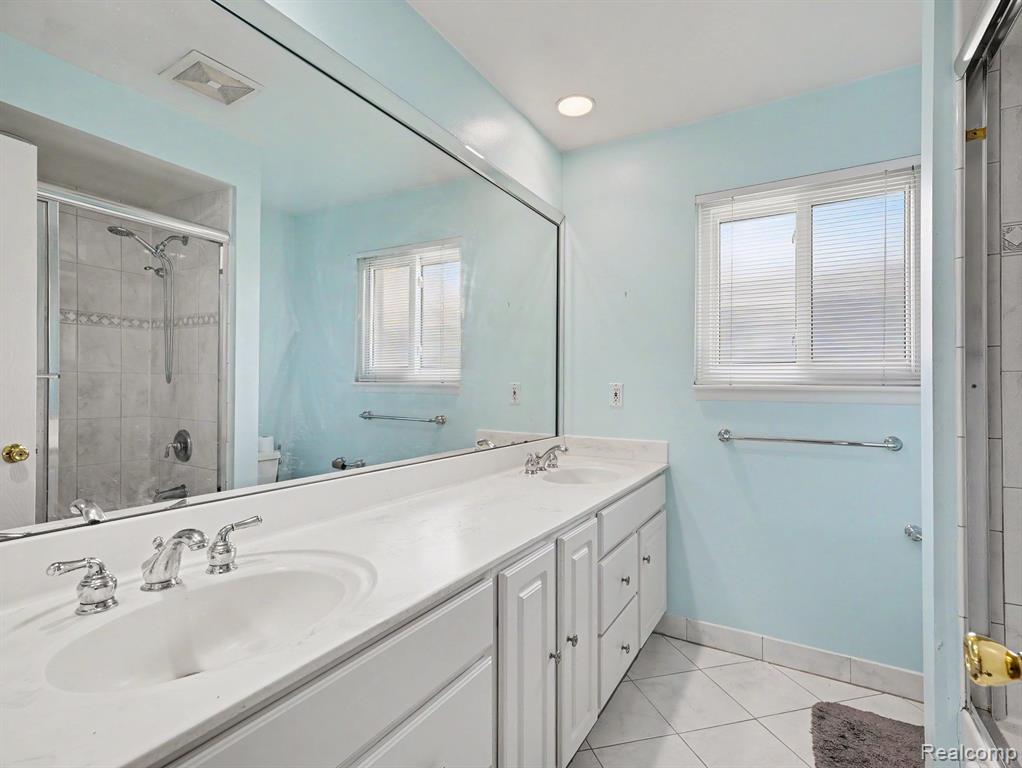 39629 Edgemont Drive, Sterling Heights, MI 48310 — Photo 12