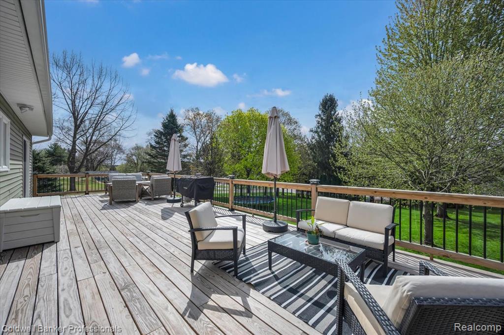715 Eagle Hill, Ortonville, MI 48462 — Photo 4