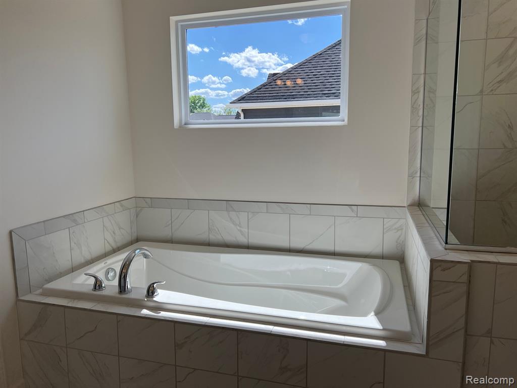 7296 Evergreen Trail, Almont, MI, 48003