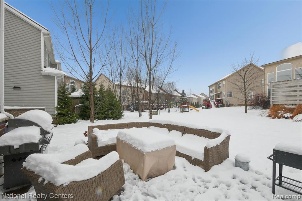27316 Victoria Road, Novi, MI — Photo 46