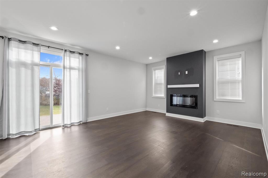 4001 Elmhurst Road, Waterford, MI 48328 — Photo 5